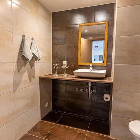 Apartament Aida 7 *
